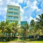 Apartamento con piscina gigante y acceso directo al mar