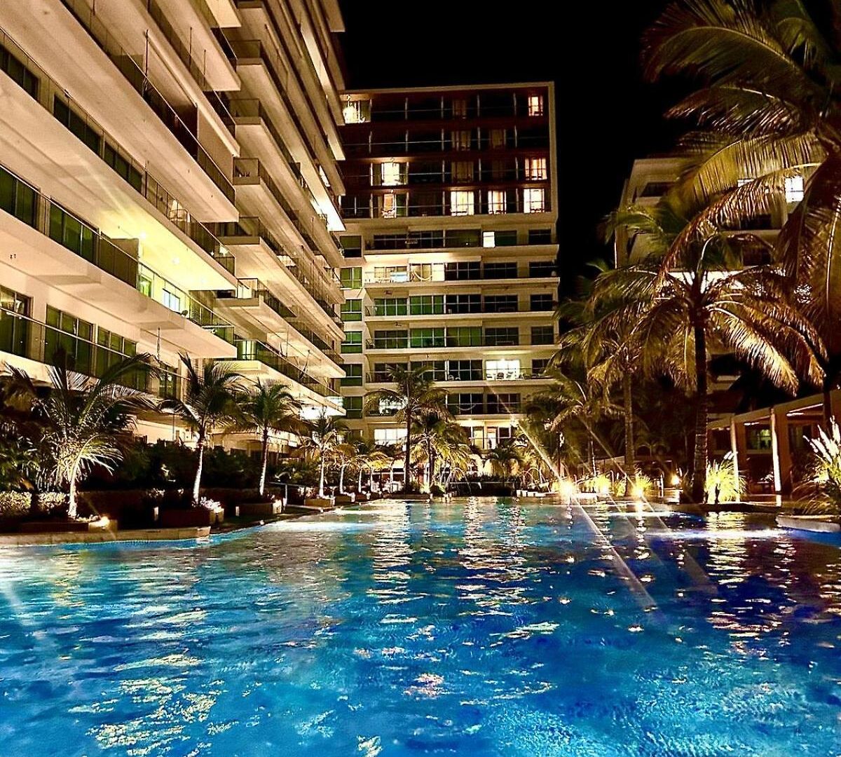 Con Piscina Gigante Y Acceso Directo Al Mar Apartamento