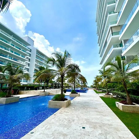 Con Piscina Gigante Y Acceso Directo Al Mar Apartment Cartagena