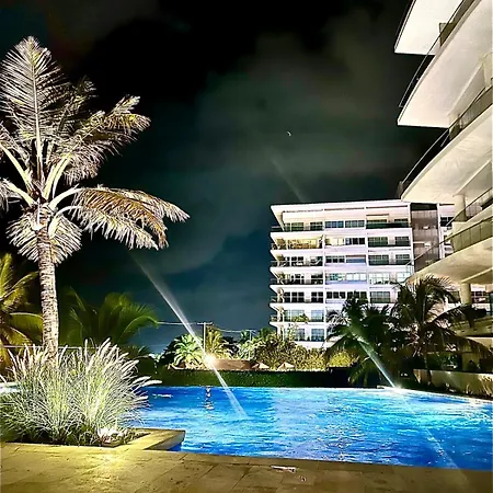 Con Piscina Gigante Y Acceso Directo Al Mar Apartment *