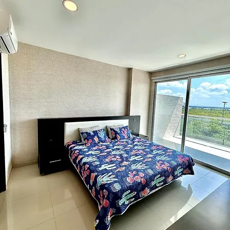 Con Piscina Gigante Y Acceso Directo Al Mar Apartment