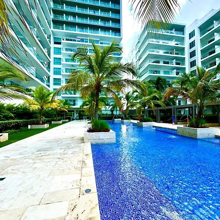 Con Piscina Gigante Y Acceso Directo Al Mar *