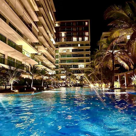 Con Piscina Gigante Y Acceso Directo Al Mar Apartamento