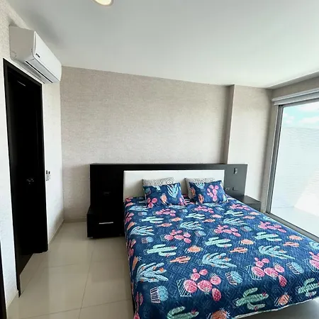 Con Piscina Gigante Y Acceso Directo Al Mar Apartamento