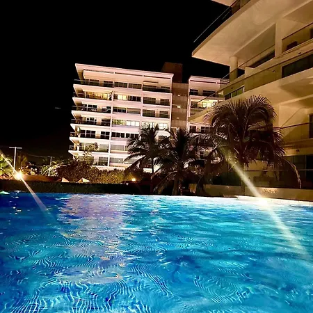 Con Piscina Gigante Y Acceso Directo Al Mar Apartamento Cartagena