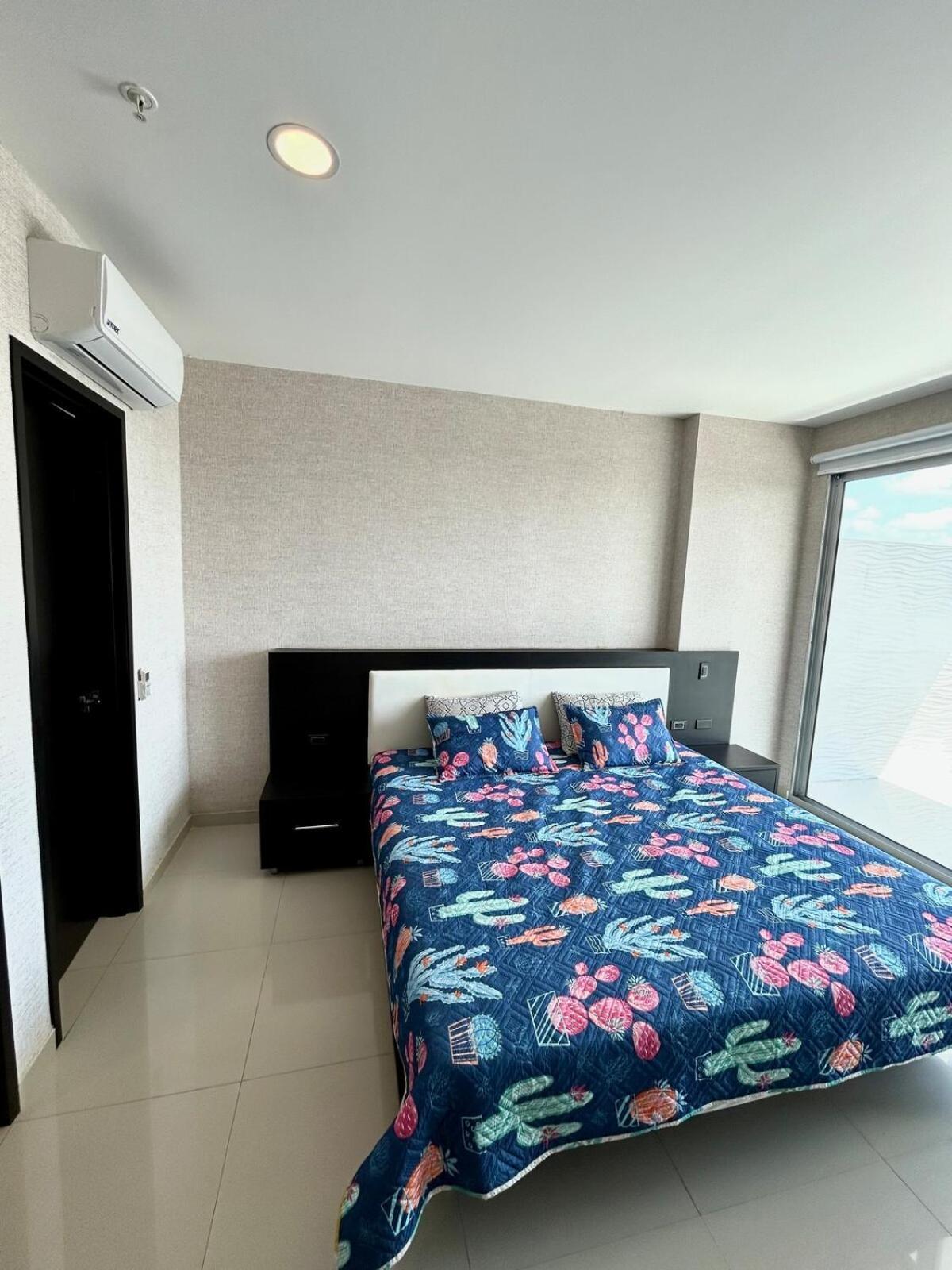 Con Piscina Gigante Y Acceso Directo Al Mar Apartamento