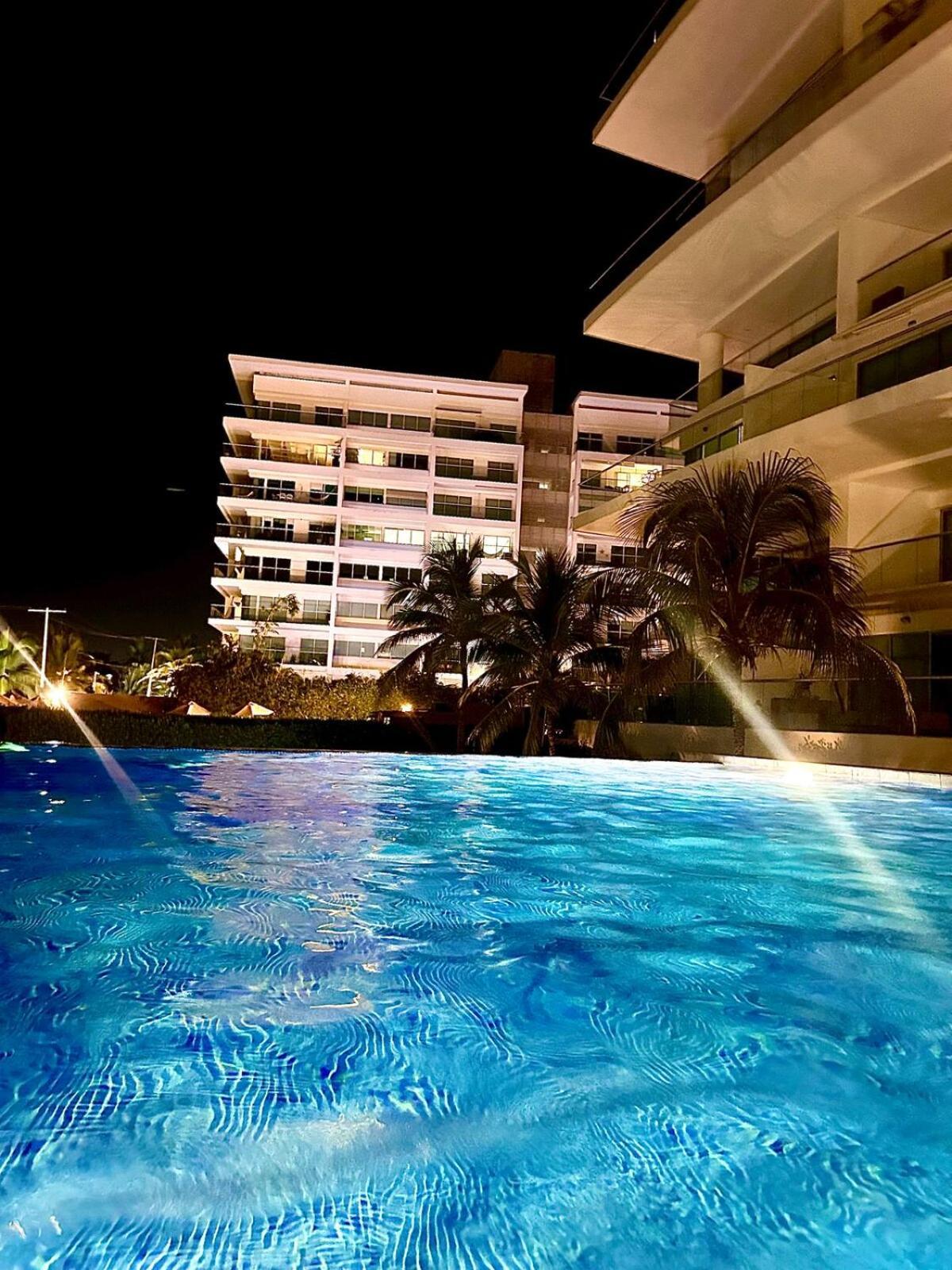 Con Piscina Gigante Y Acceso Directo Al Mar Apartamento Cartagena
